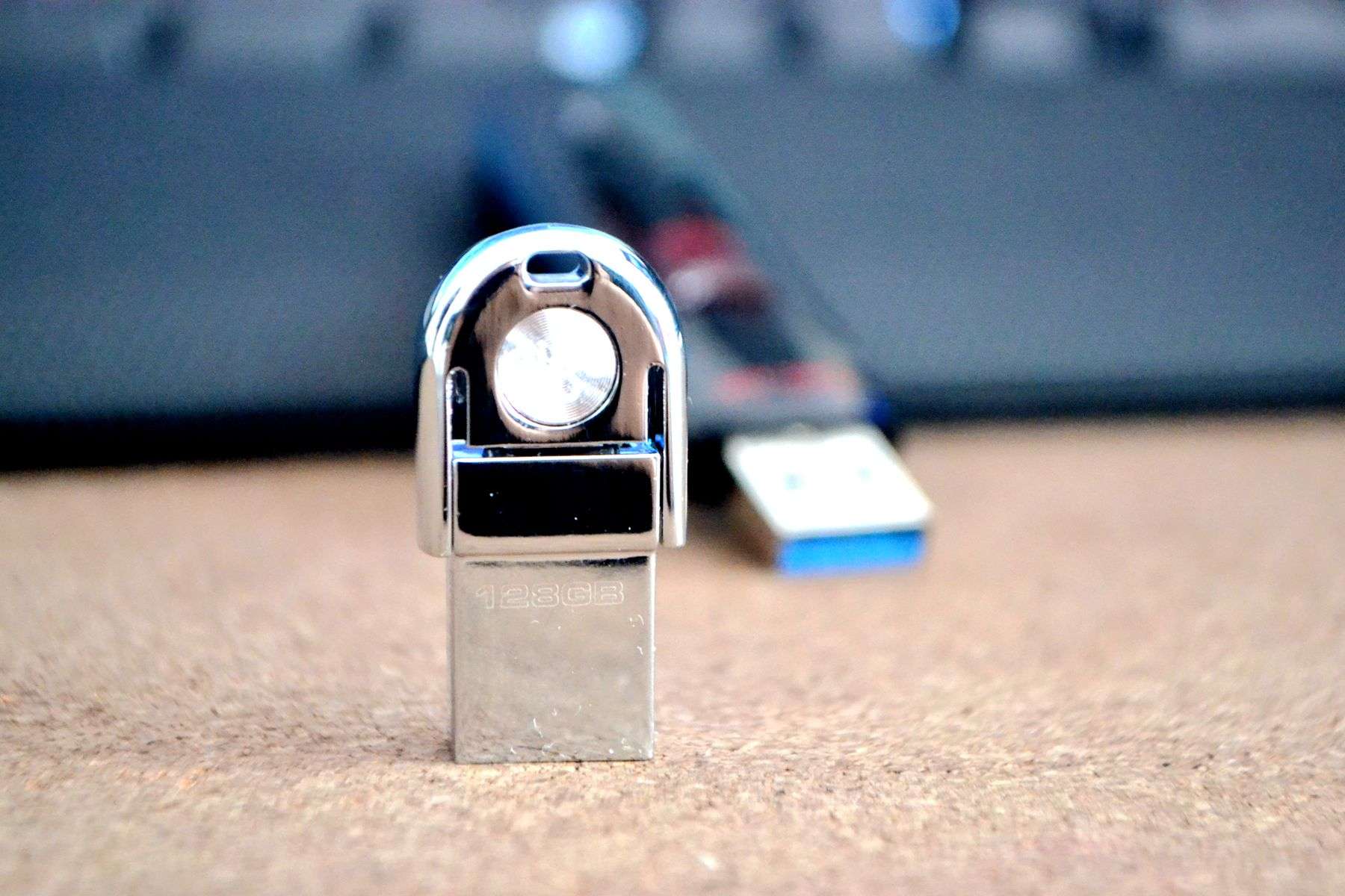 aigoU盘和闪迪u盘哪个好,闪迪固态u盘测评