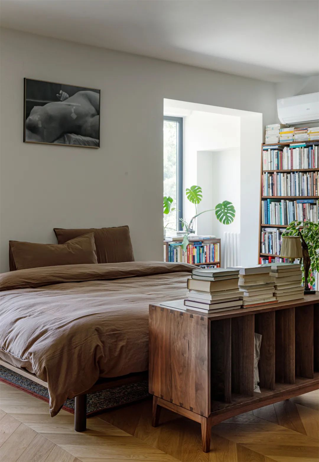 任性！北京女主坚持在客厅放张床，卧室里规划浴缸，入住反而舒心