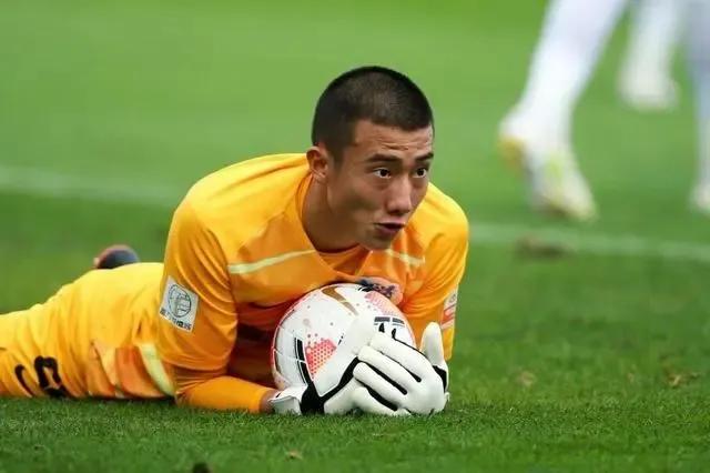 国足适合什么样的教练,国足守门员入门