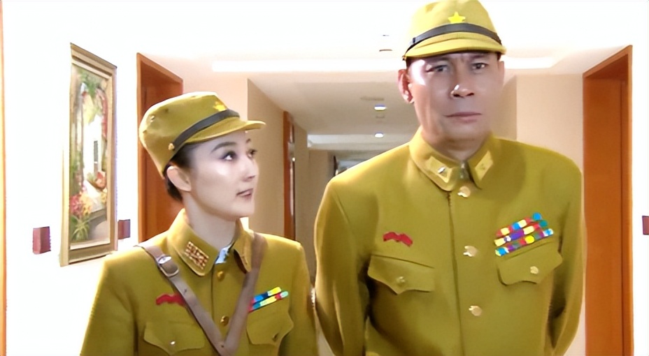 涂发胶抹口红，打仗住酒店，这些抗日剧，对得起以前的战士吗？