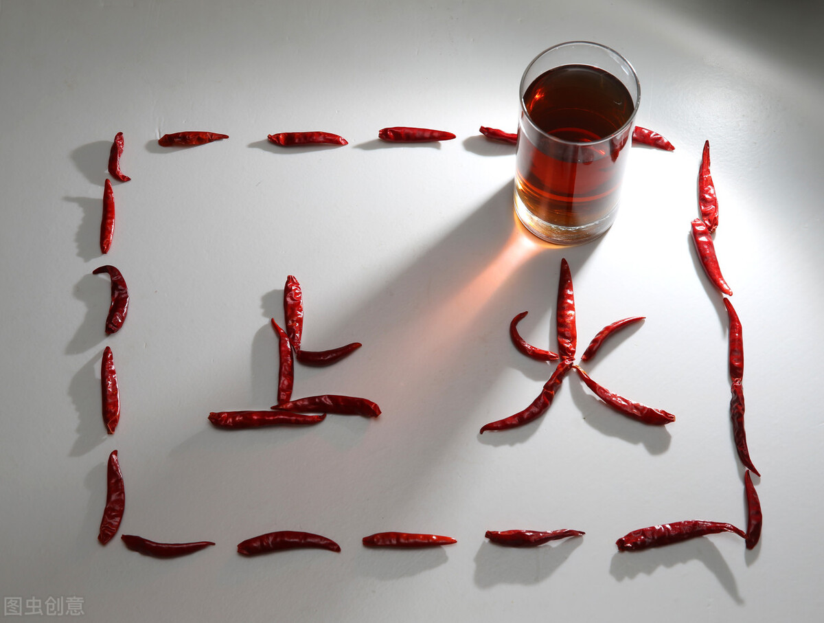 阴虚内热的10种舌头症状图片,肝肾不足阴虚内热的症状有哪些