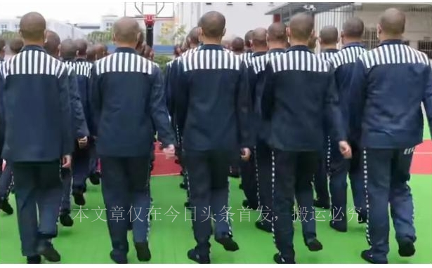 监狱服刑生活囚服,犯人出狱囚服怎么处理