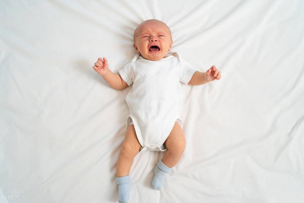 宝宝摔倒头朝地怎么办,宝宝头着地摔地下