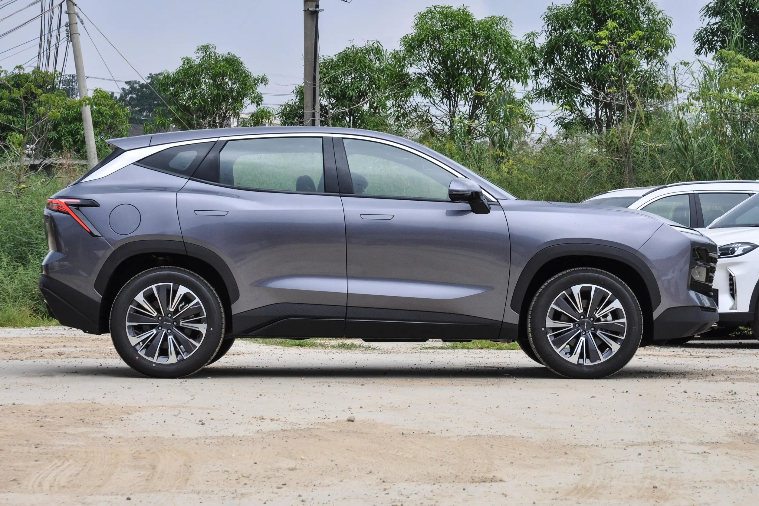 新能源suv推荐10到15万性价比高,2021十大建议买的suv10到15万左右