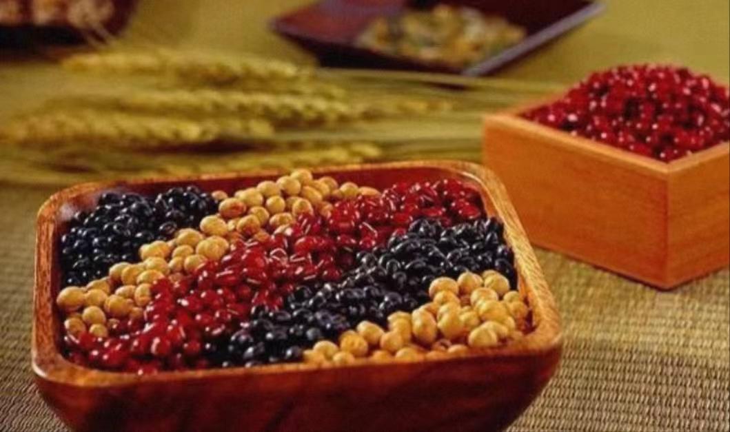 老人便秘吃什么水果能缓解,老人便秘直肠肌反向收缩咋缓解