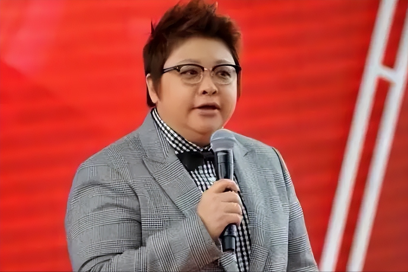 韩红慈善基金会举报后调查结果,韩红被举报捐款名单