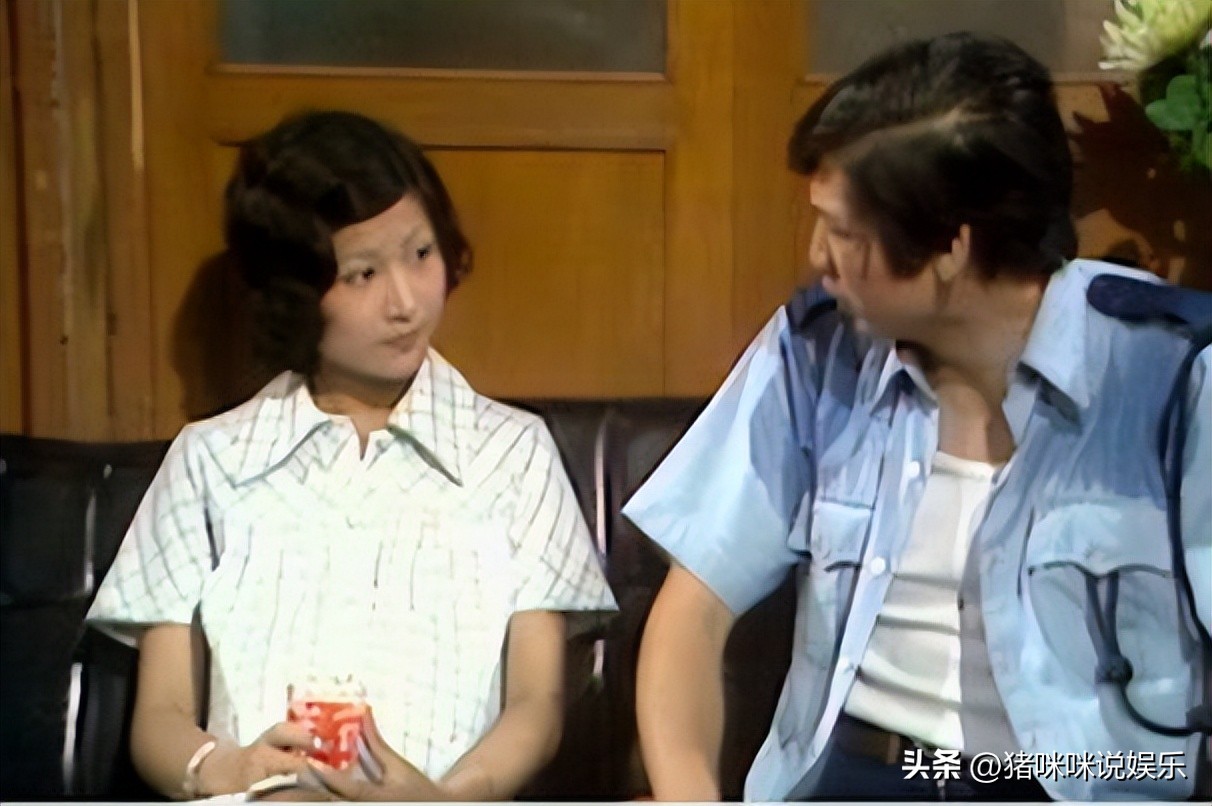 尴尬到冷场，万千光辉大奖竟然由珍姐获得，背后的原因曝光