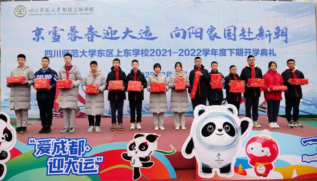 开学啦听听新生的感受,开学了看一下宿舍的环境