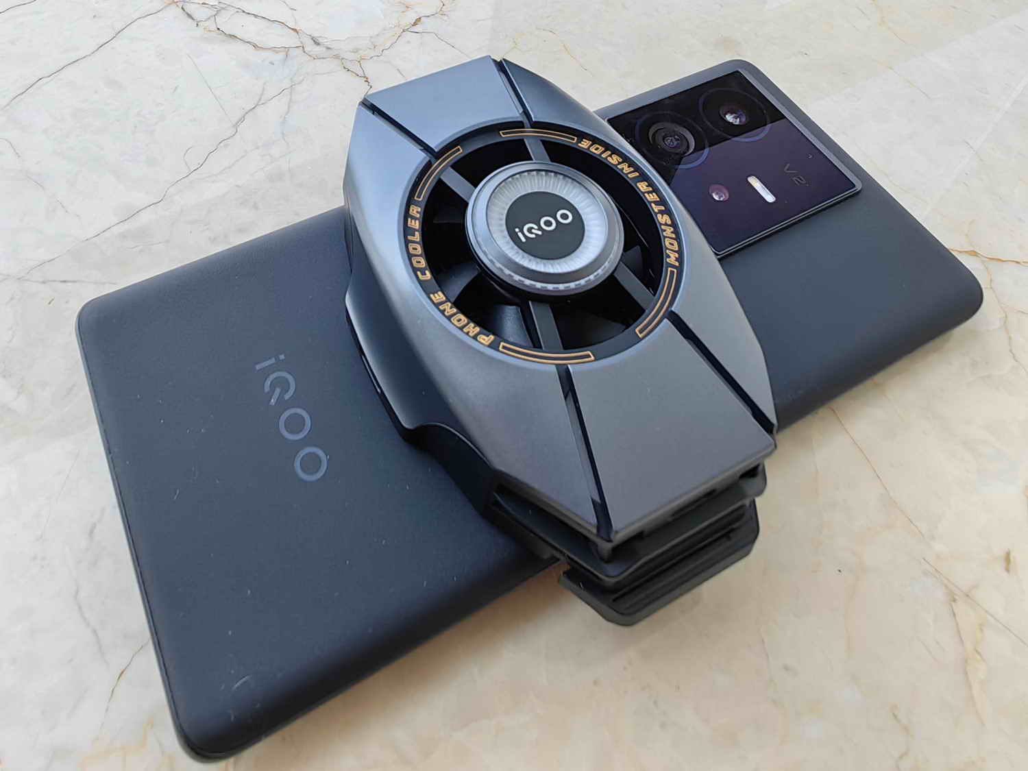 手机散热背夹iQOO,iqoo散热背夹2neo和1pro怎么选