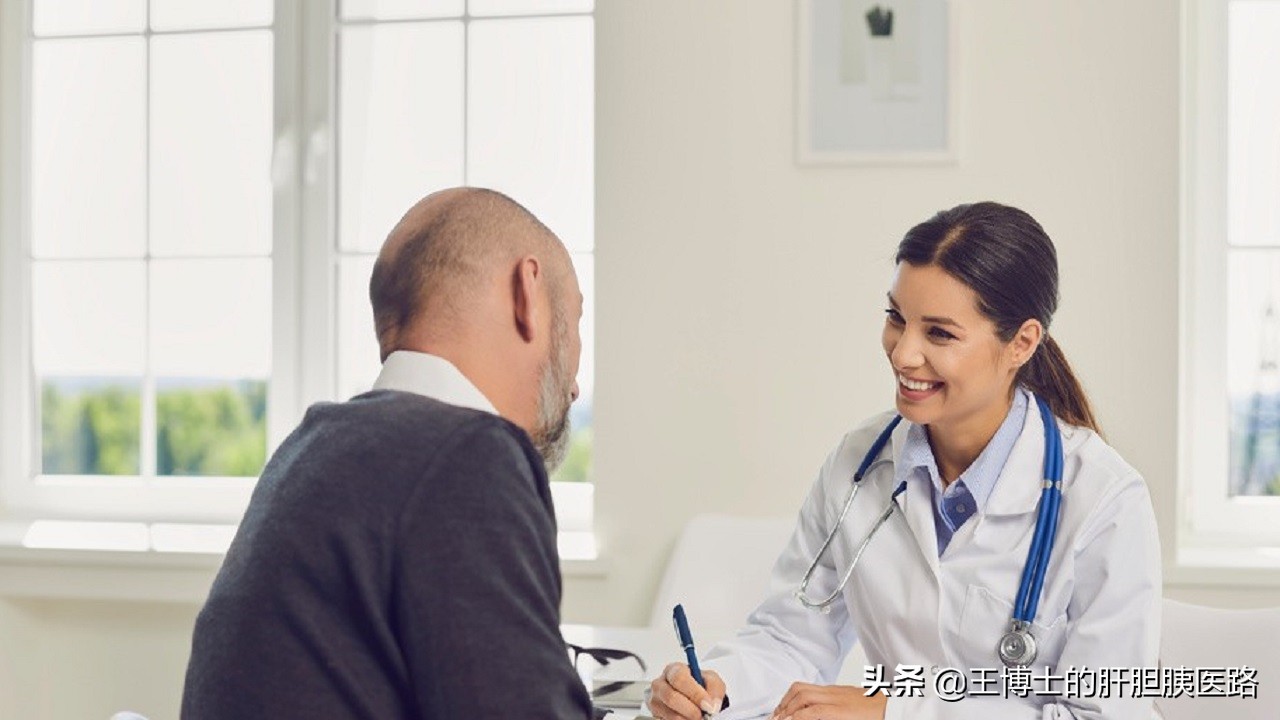 门诊大夫和手术大夫是同一个人嘛,门诊医生和住院医生哪个医术高