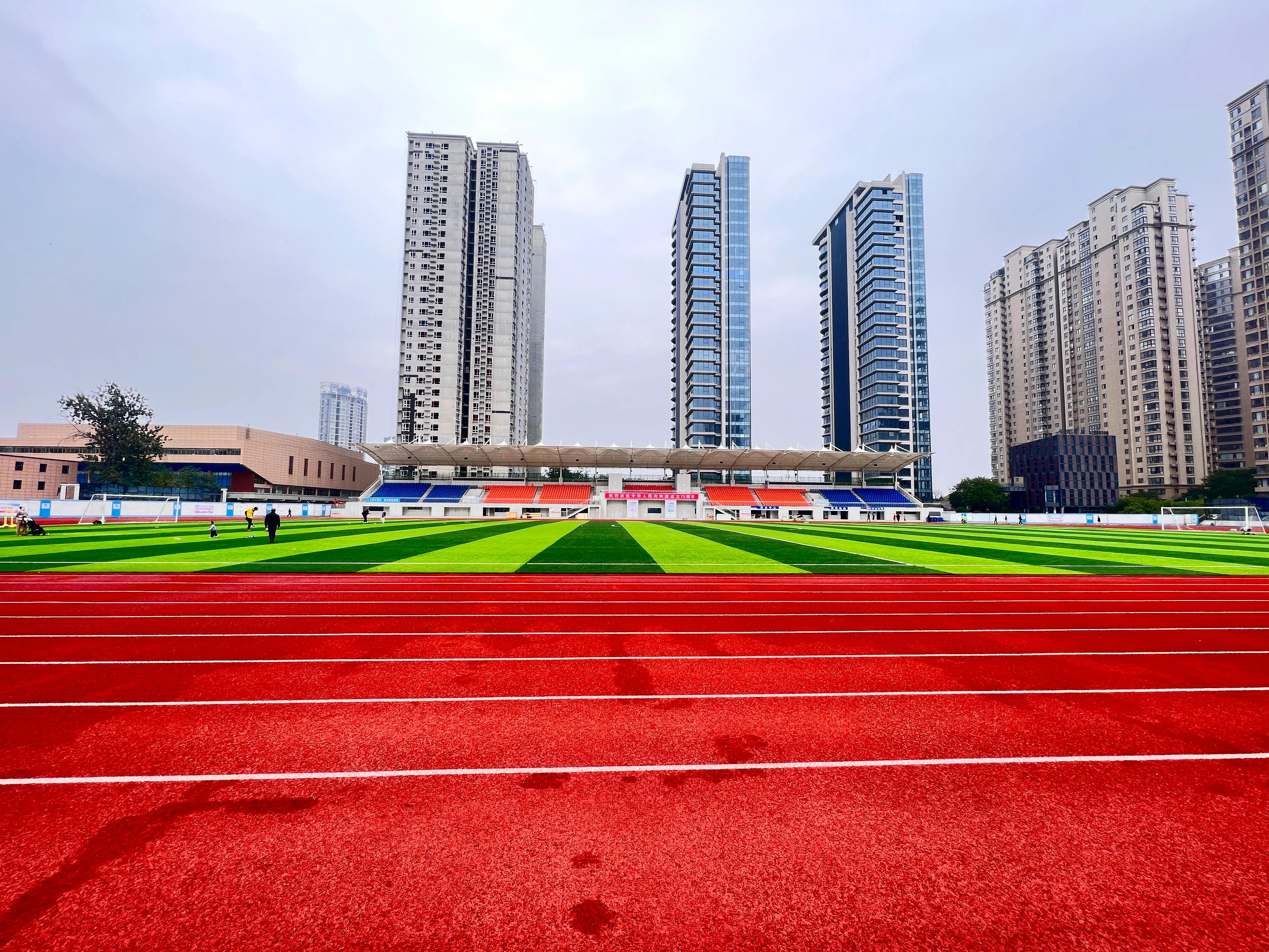 咸阳近期将开业的广场,咸阳体育场对外开放