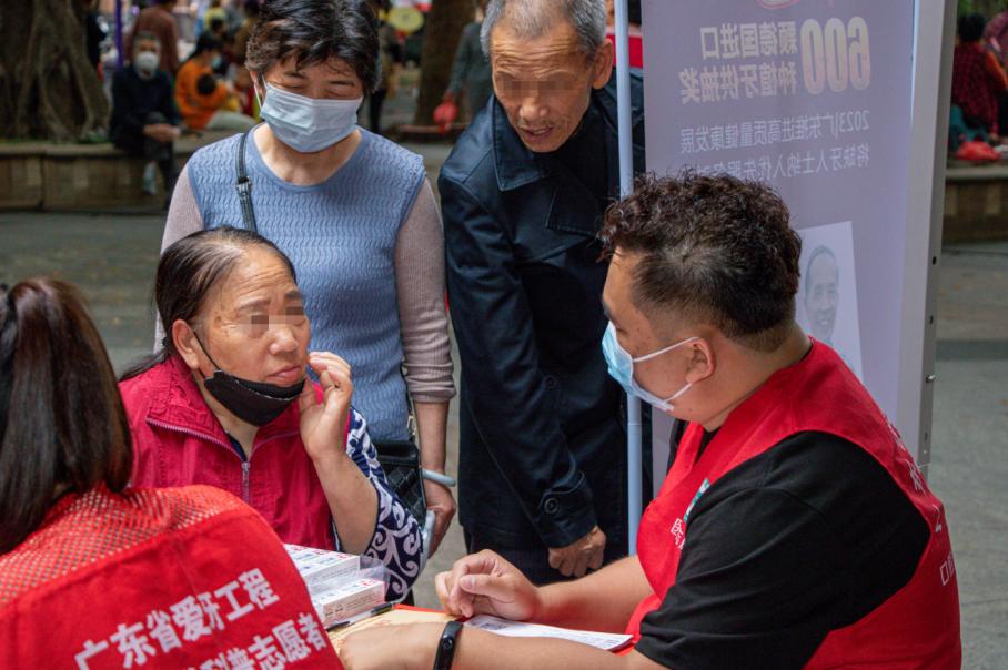 爱牙健康科普,爱牙护牙健康行动进校园