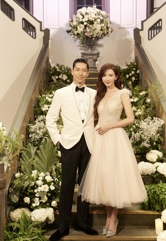 jimmychoo经典公主鞋,jimmychoo这款高跟鞋很仙很美