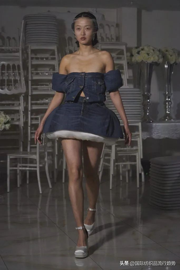 现实中的皇帝的新装,皇帝的新装设计