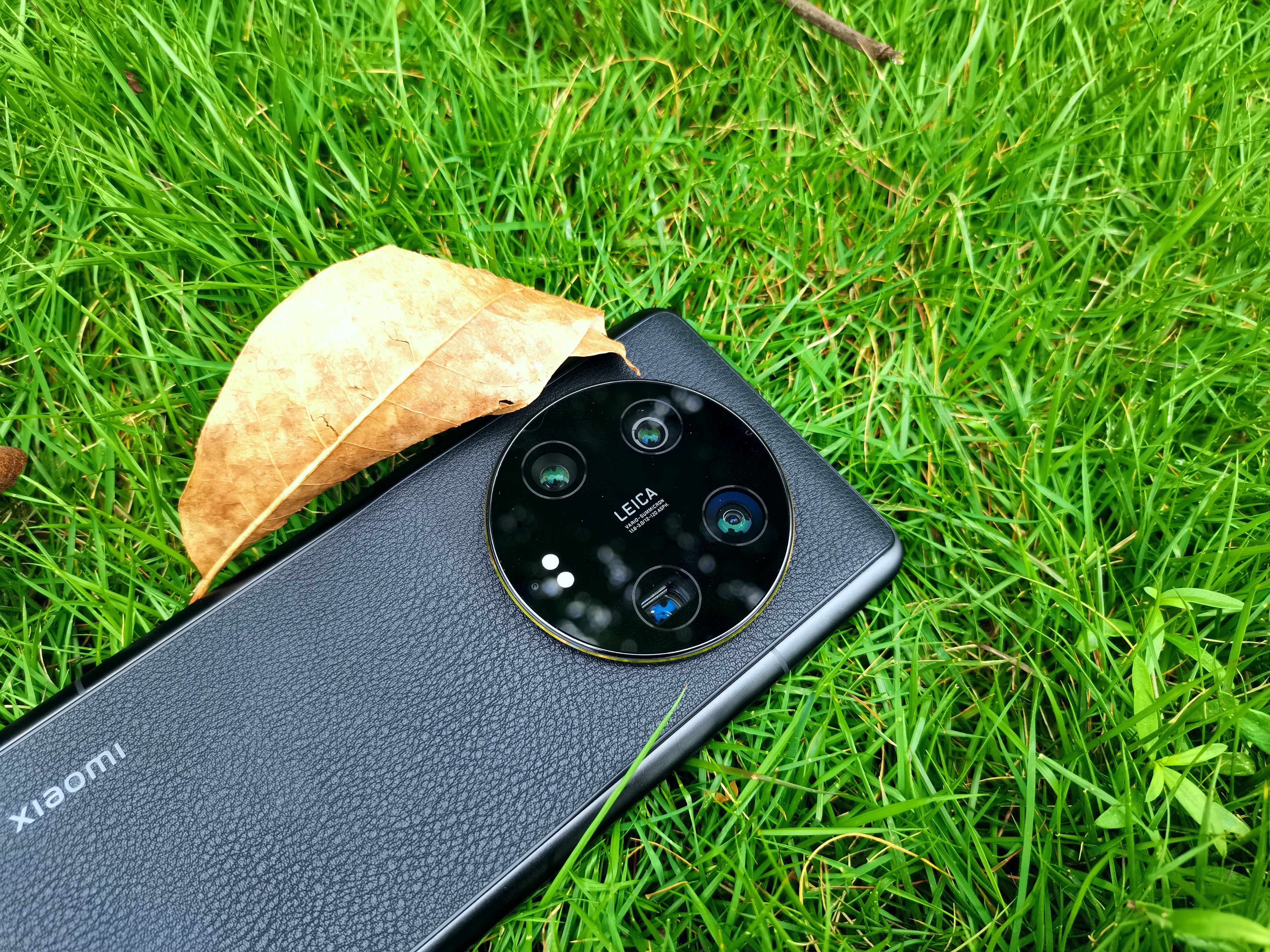 怎么粉饰也是丑：手机多镜头模组设计审美逆向塑造真可恶