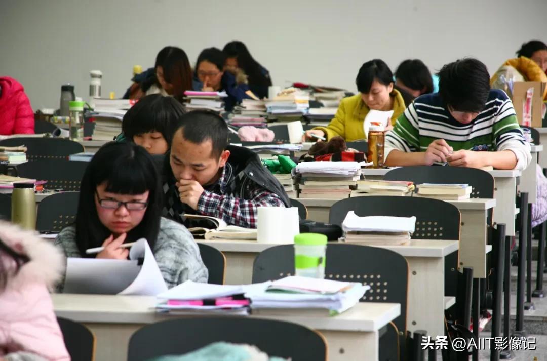 如果考研和考编制都考上怎么选择,若考研和考编同时上岸怎么选