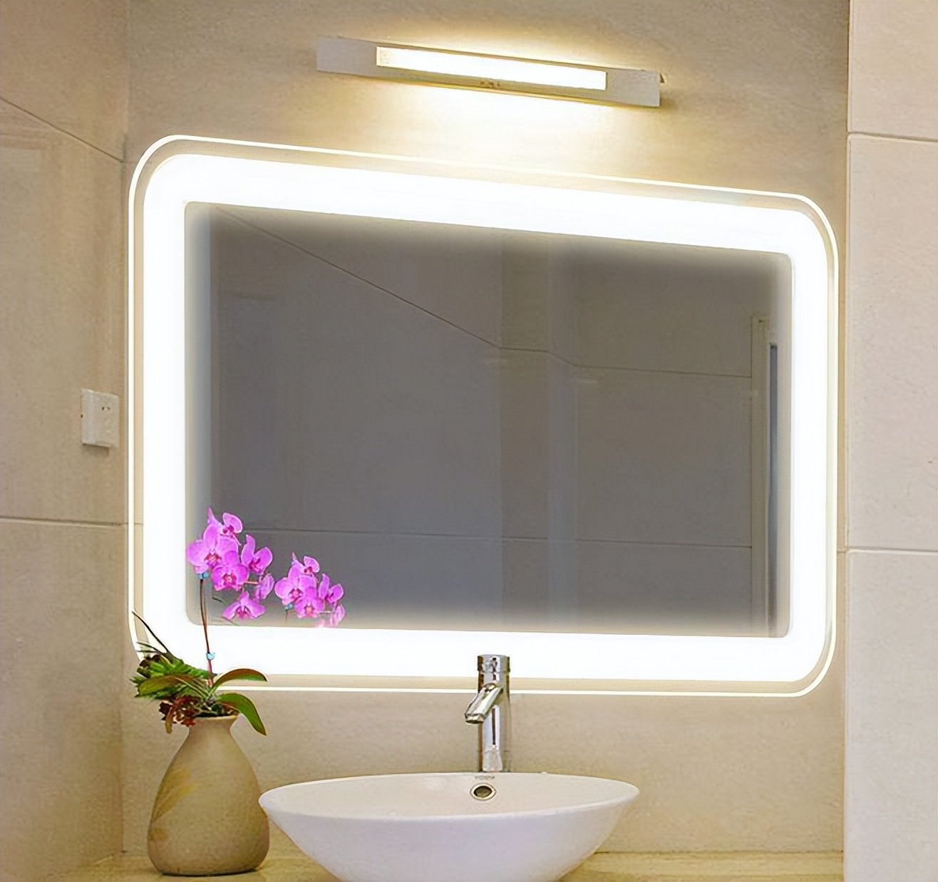 照镜子光线不同颜值差别很大,为什么照镜子颜值总是忽高忽低的