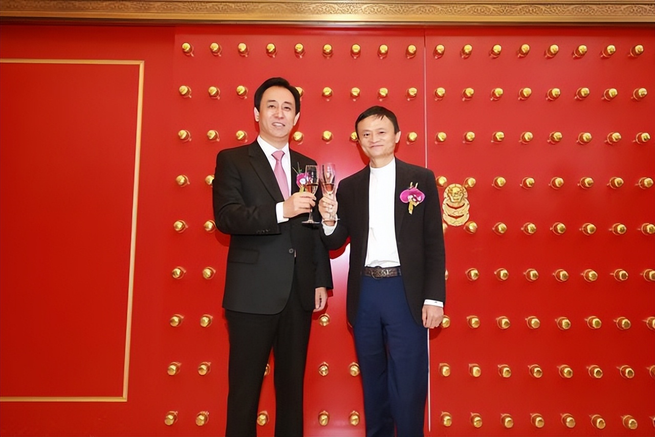 无奈啊，广州恒大的八个中超冠军，两个亚冠冠军价值只有一个亿