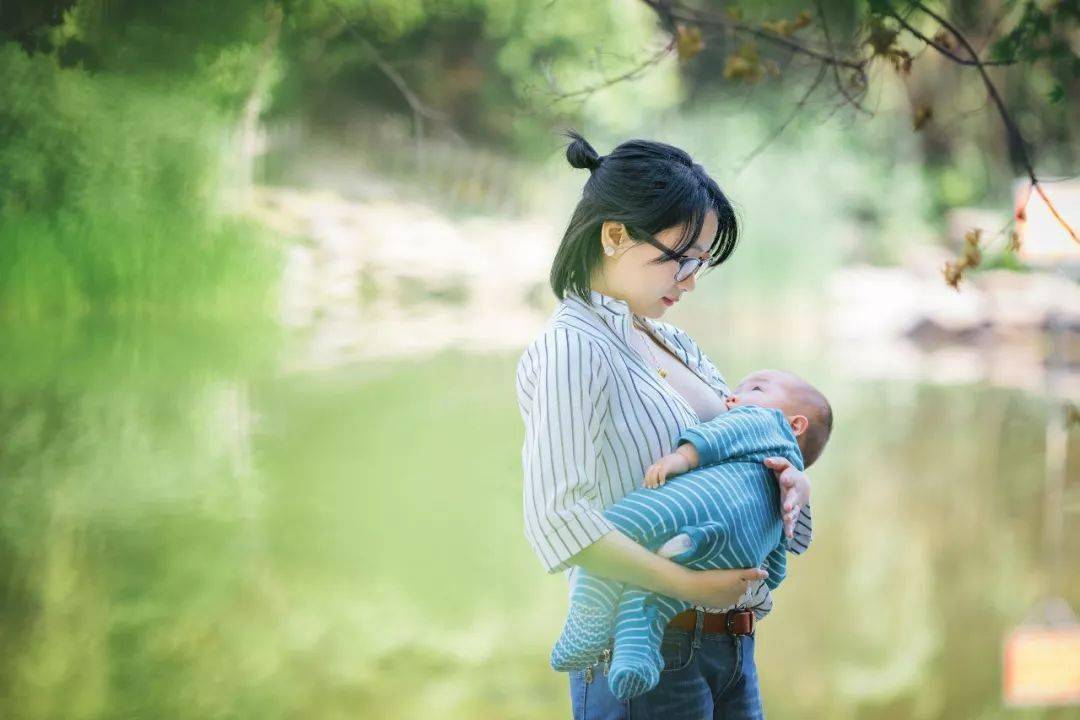 乳房时不时的疼需要吃药吗,乳房时不时痛有必要去医院吗