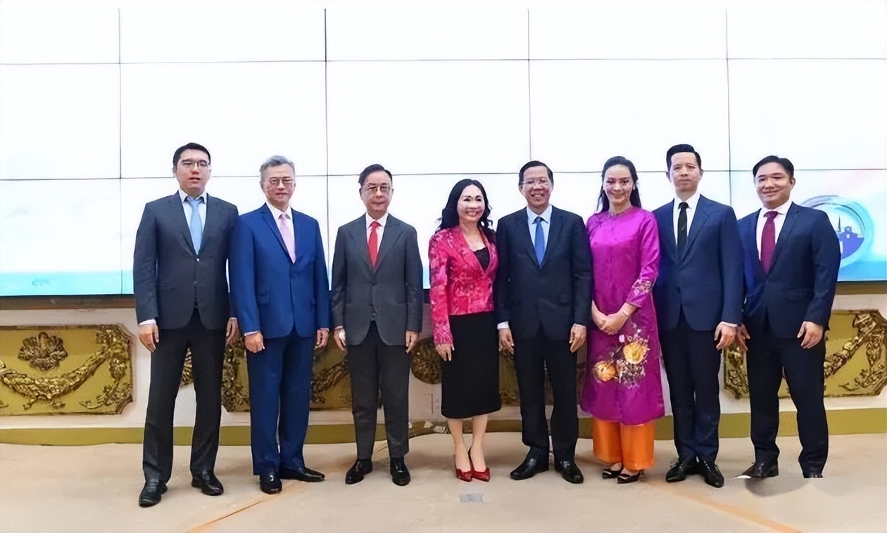 与李嘉诚传绯闻的港姐是谁,越南首富张美兰和李嘉诚合作