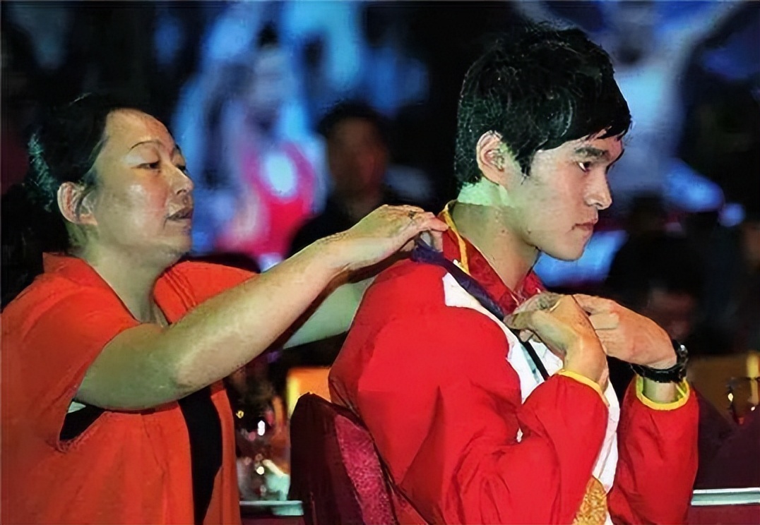 从世界冠军到百冠,从世界冠军到无球可打