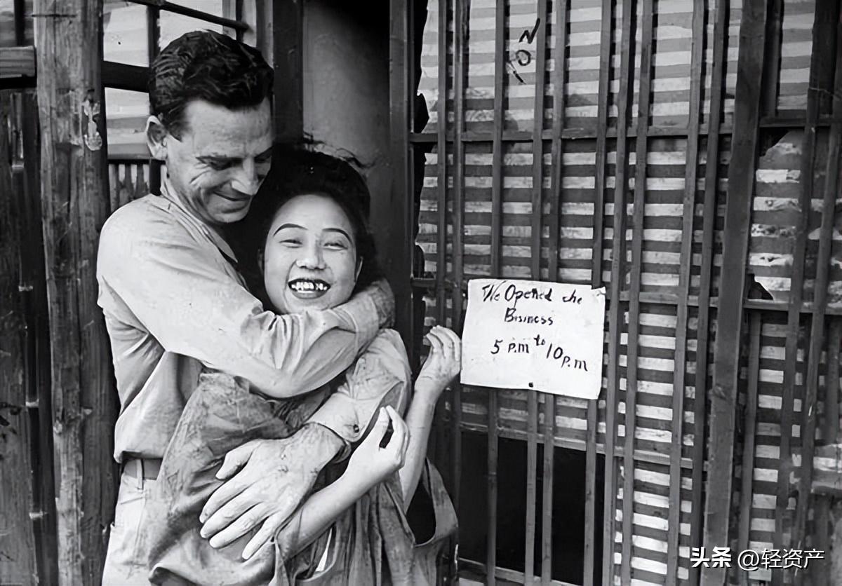 花楼女子媚态撩人，丰乳肥臀，30张真实影像惊艳时光