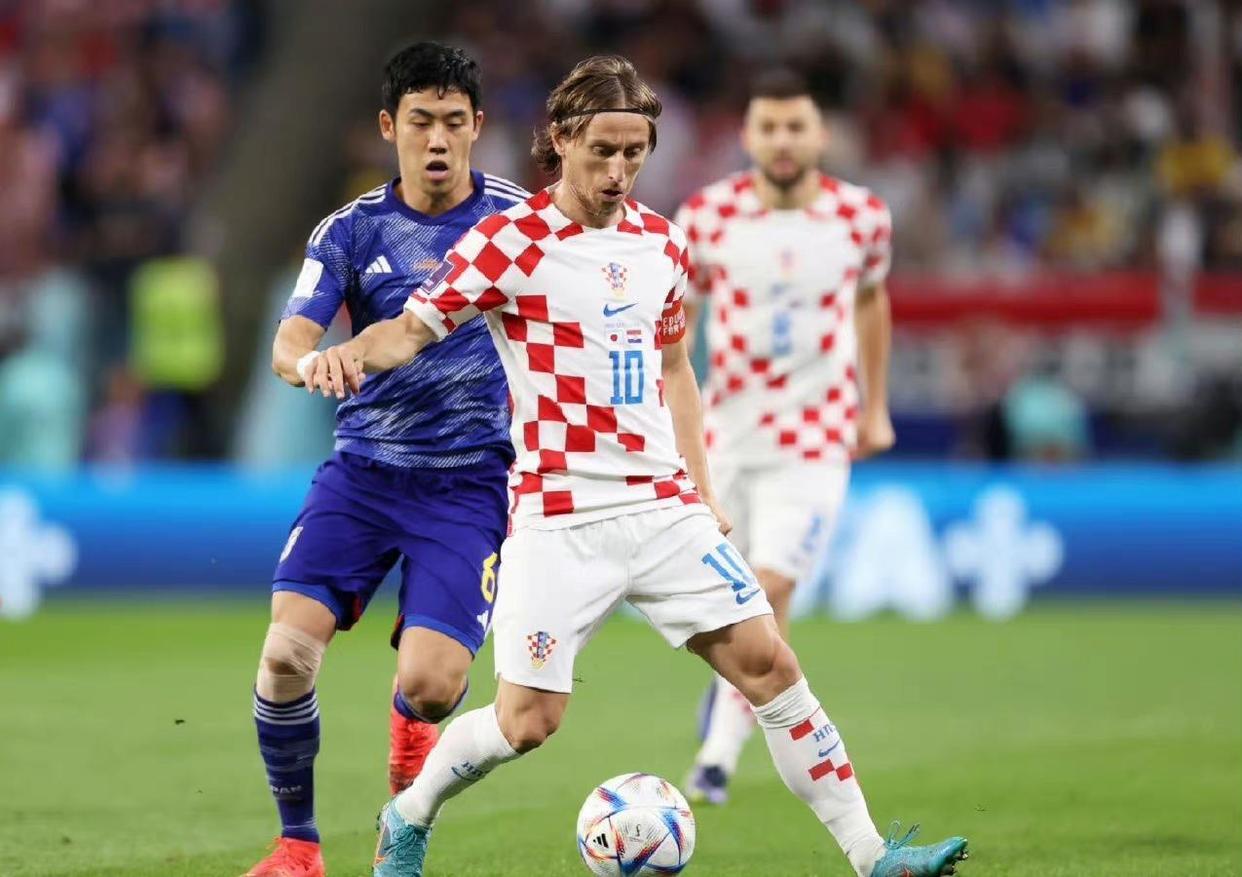 卢卡莫德里奇相当于中场什么水平,世界第一中场卢卡莫德里奇