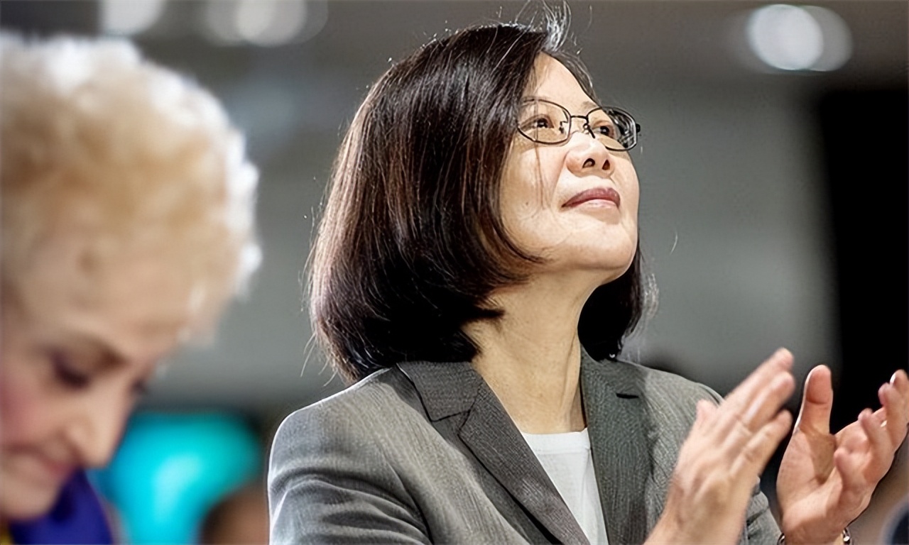 蔡英文现状:被*党**内批判