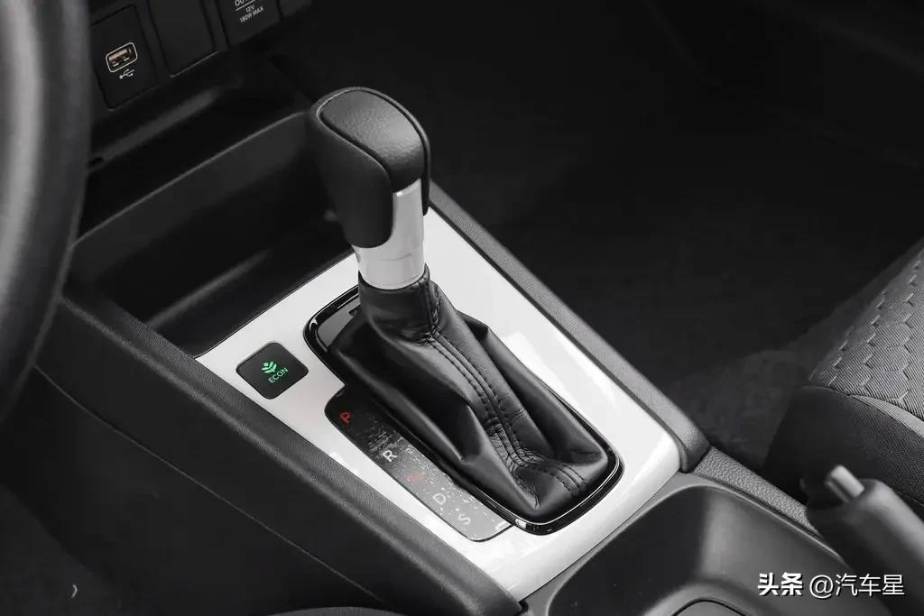 评测2022款本田飞度,本田飞度2022款潮跑版第四代图片