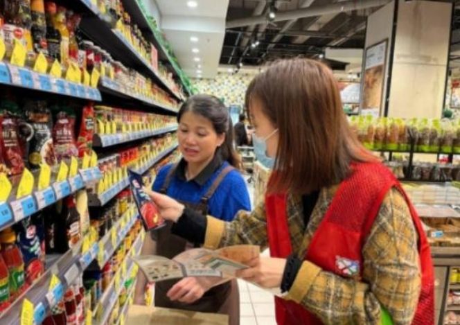 为什么超市月薪两千还抢着干,为什么超市收银的钱这么少