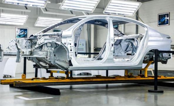 新408标致十佳安全车身,新款标致408安全测试