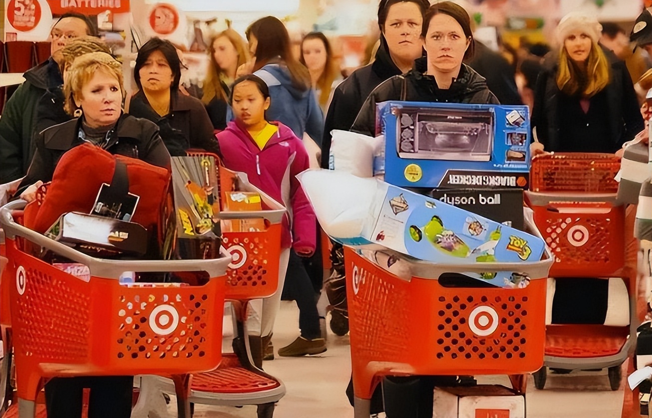 为什么越是发达国家,越不扶持“电商”?看见这条街你就明白了