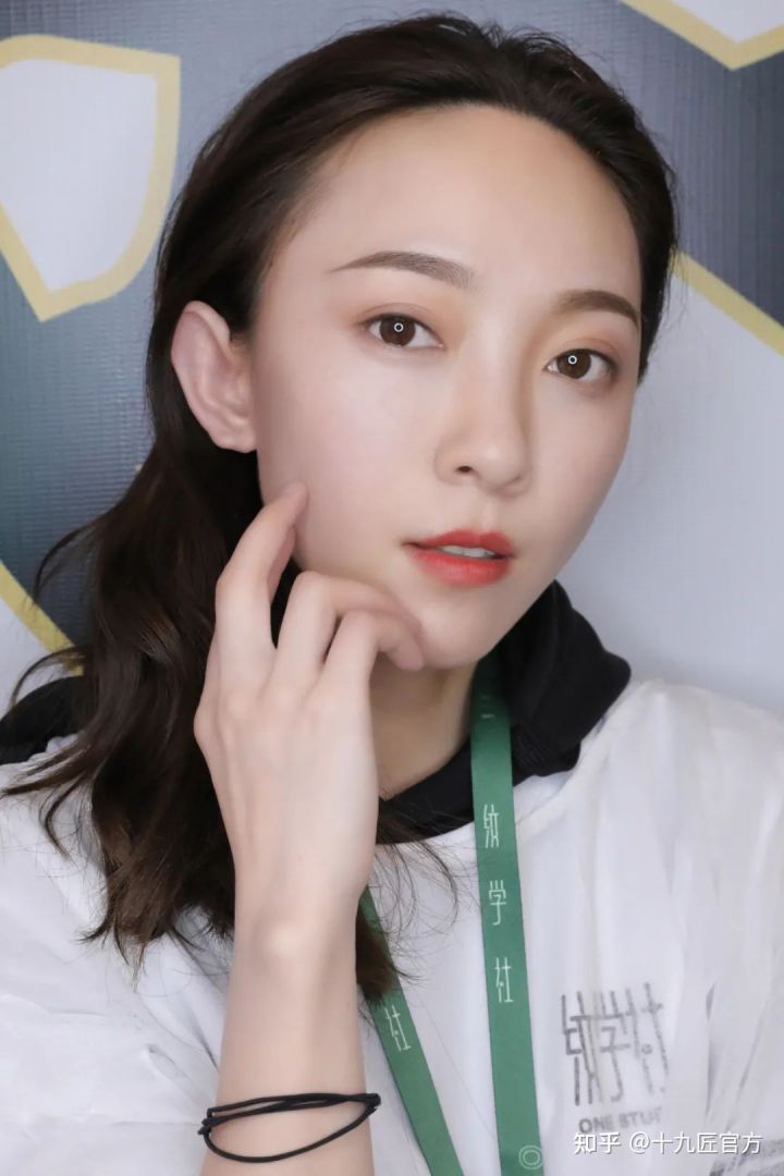 线条眉雾眉和丝雾眉的价格,眉毛厚适合雨雾眉和丝雾眉哪个好