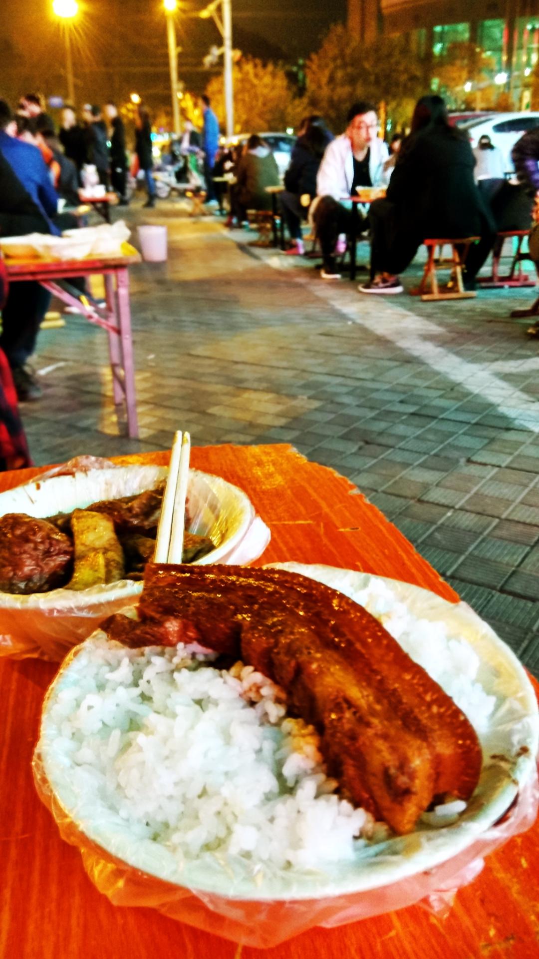 干饭人来济南干饭，一定要吃的是什么？放心它星罗棋布非常好找