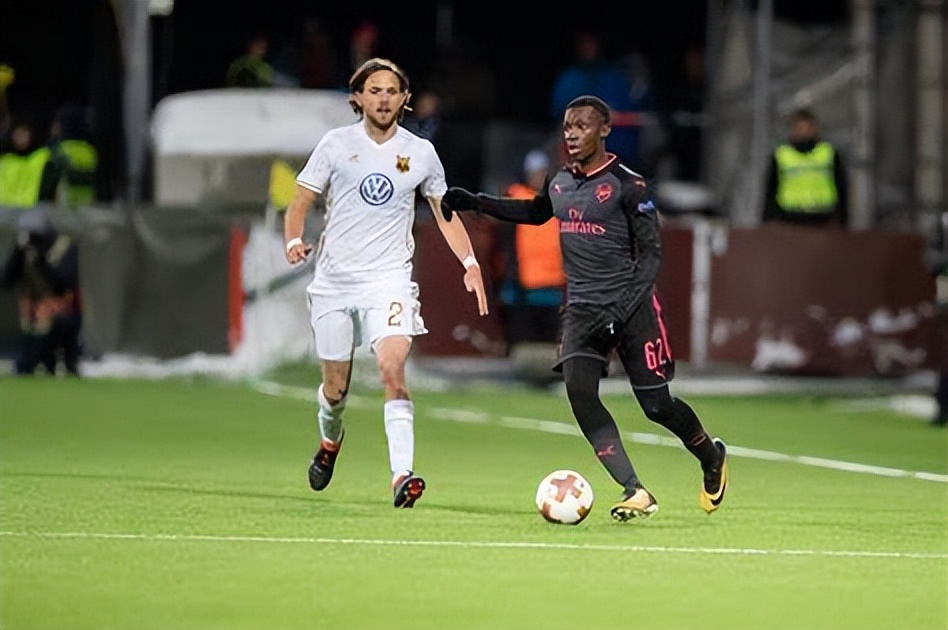 每日足坛新闻播报,足球每日转会快报最新