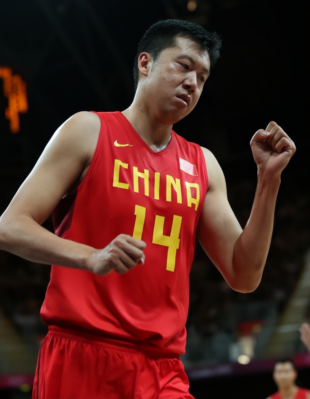 盘点cba历史十大中锋,cba总决赛姚明51分21篮板