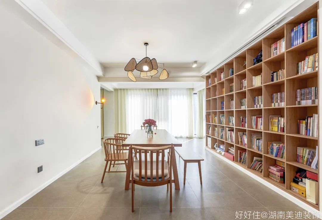 小户型客厅不装电视,小客厅布置极简不要电视