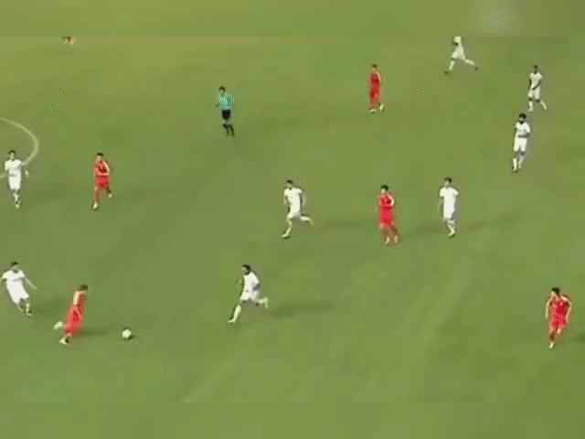 让人震惊的足球视频,让观众都震惊的进球