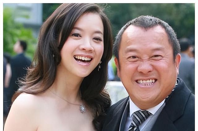 何家劲真相国语,何家劲为什么这么年轻