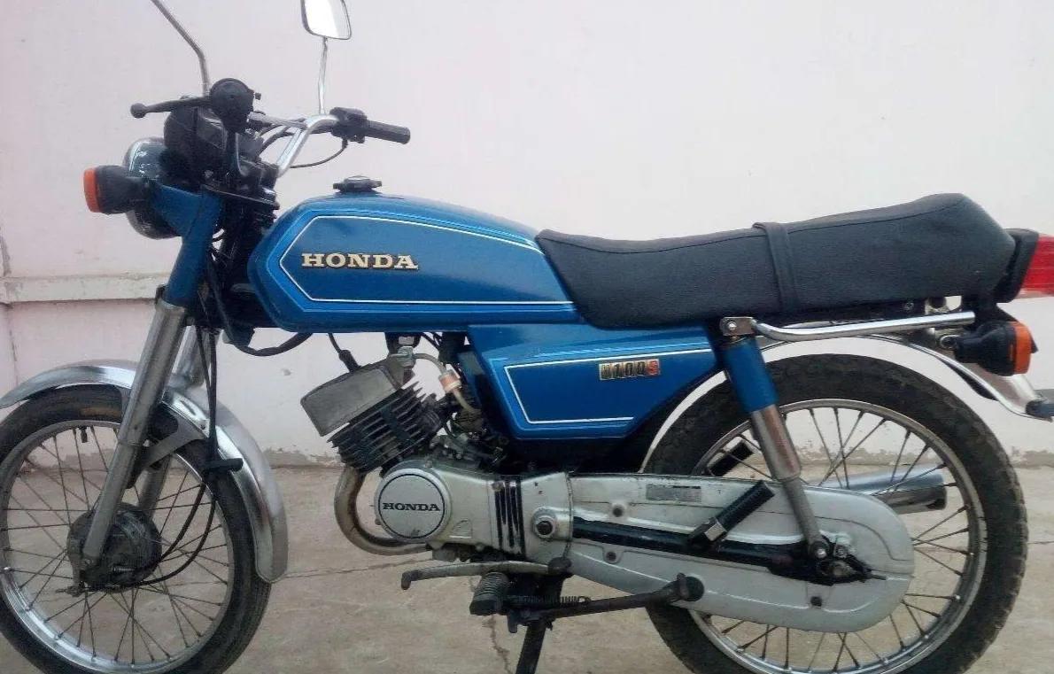 一代经典，铃木GS125摩托，八九十年代125排量中的天花板