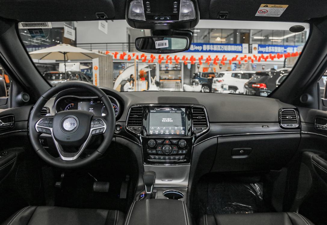 2017款3.6l中东大切诺基感受,百万级suv横评大切诺基