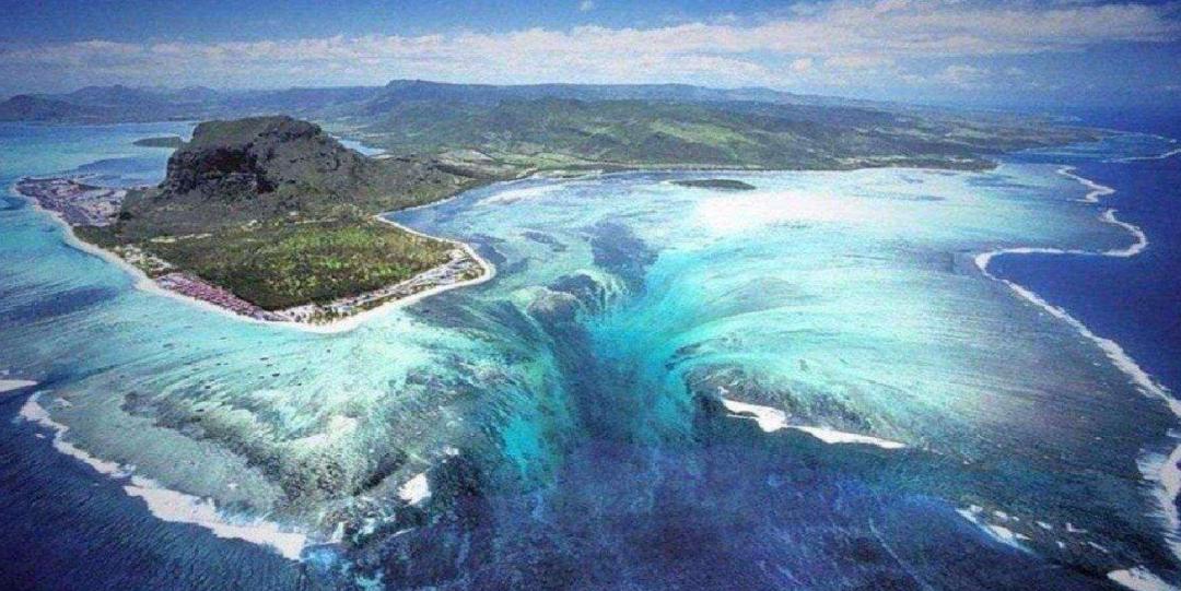 地球内部正在不断的吞噬大量的水,地球正在喝水每年都吃掉了多少水