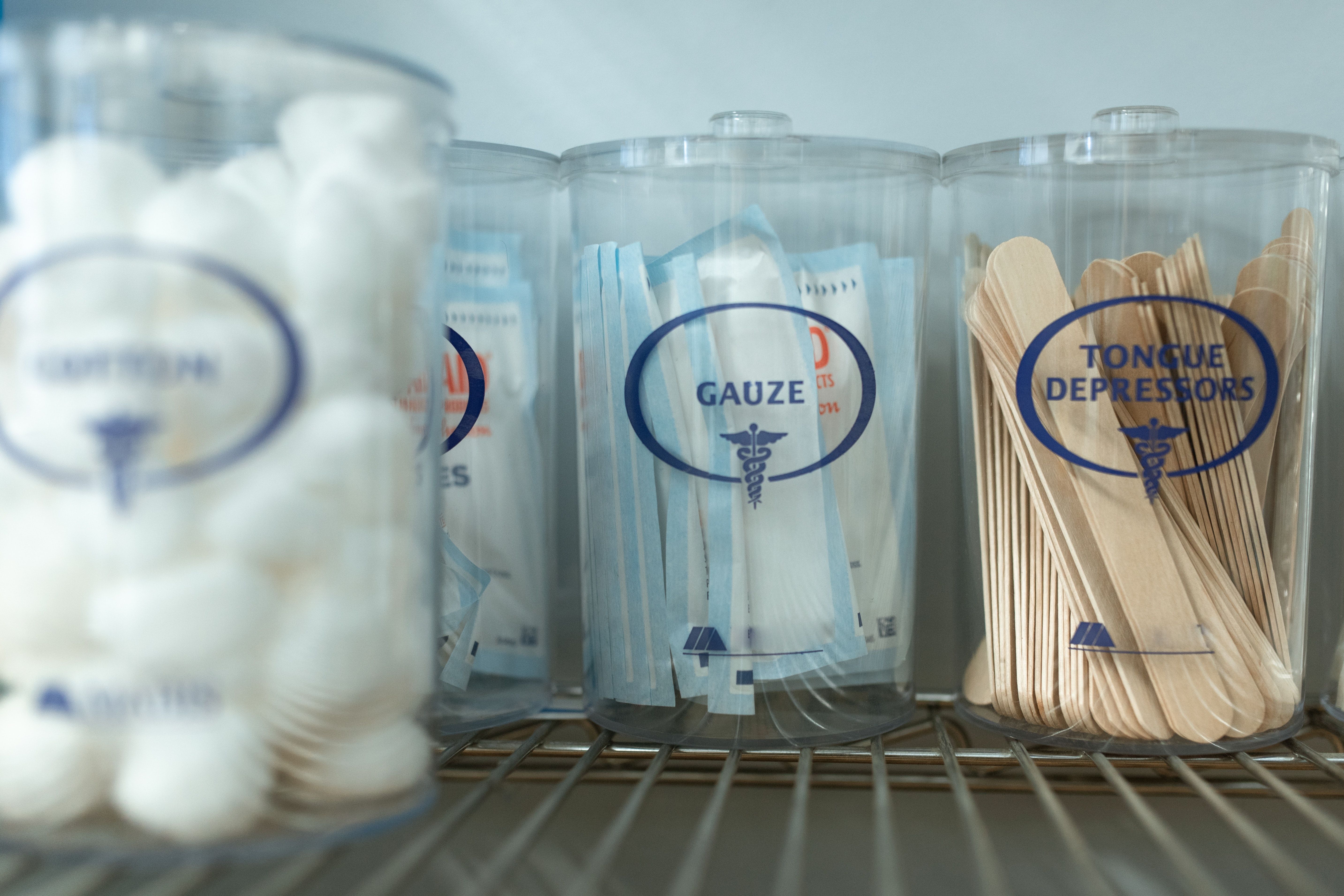 颈部皮肤感染肿大,颈部感染切开引流