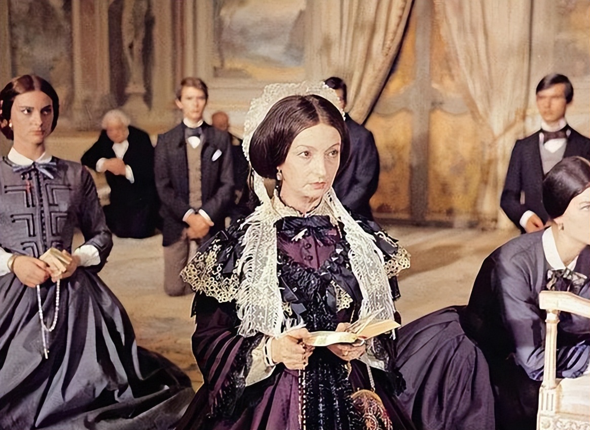 欧洲夫妇10个孩子,欧洲荒诞婚姻