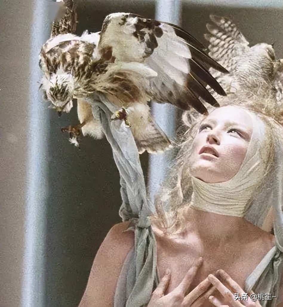 麦昆alexandermcqueen怎么穿,麦昆ALEXANDERMCQUEEN新款套装