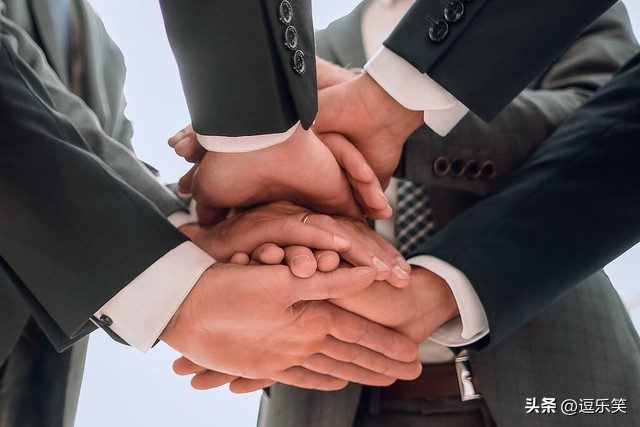 鼠日冲马对鼠有影响吗,鼠跟马的属相合不合有啥破解法