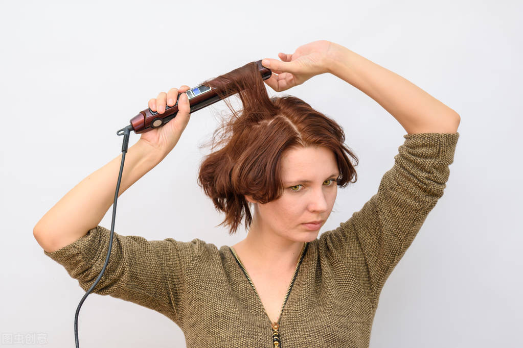 洗完头发风干好还是自然干好,洗完头自然风干好还是吹干好