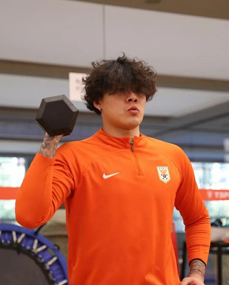 王大雷国足发型,王大雷为什么发型最多