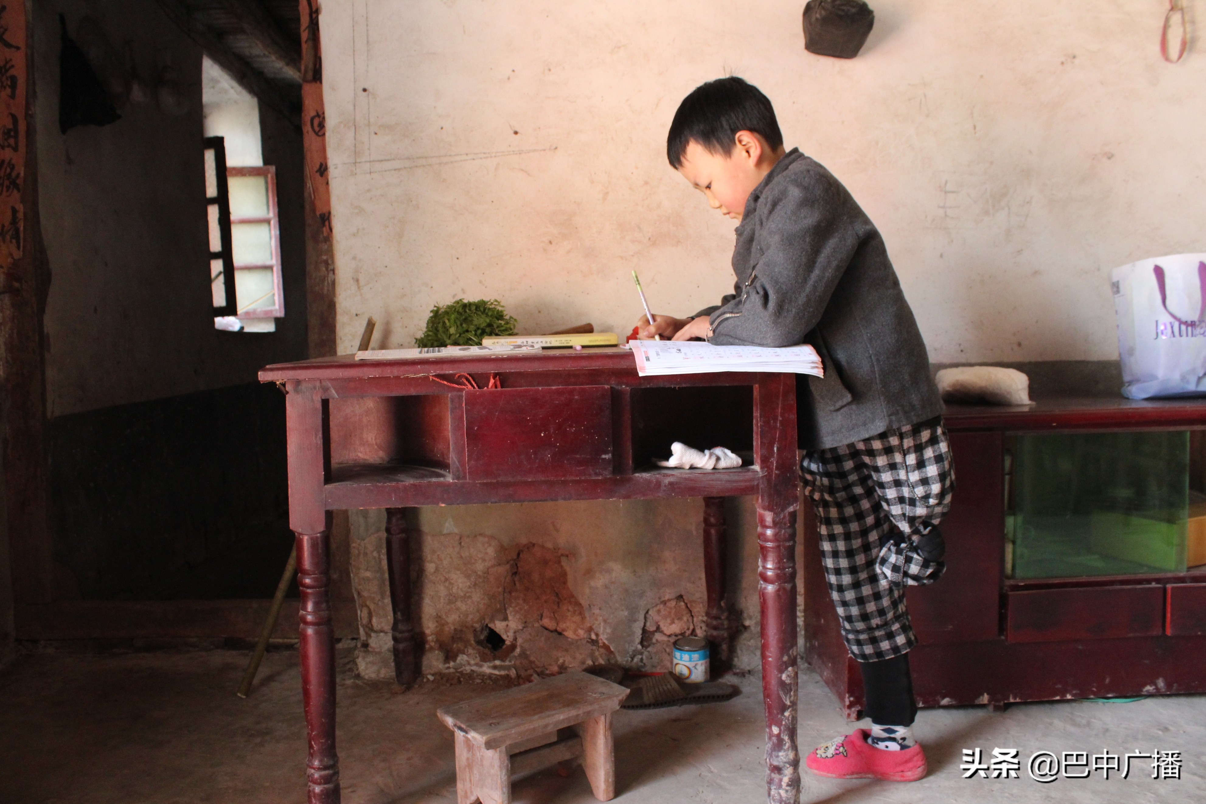 新时代好少年乐观忠诚积极进取,新时代好少年事迹身残志坚