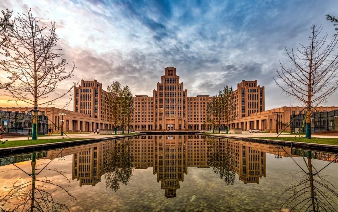 当千年长安，遇上百廿交大！西安交通大学：雨润风暖盛唐景，且待君同览！